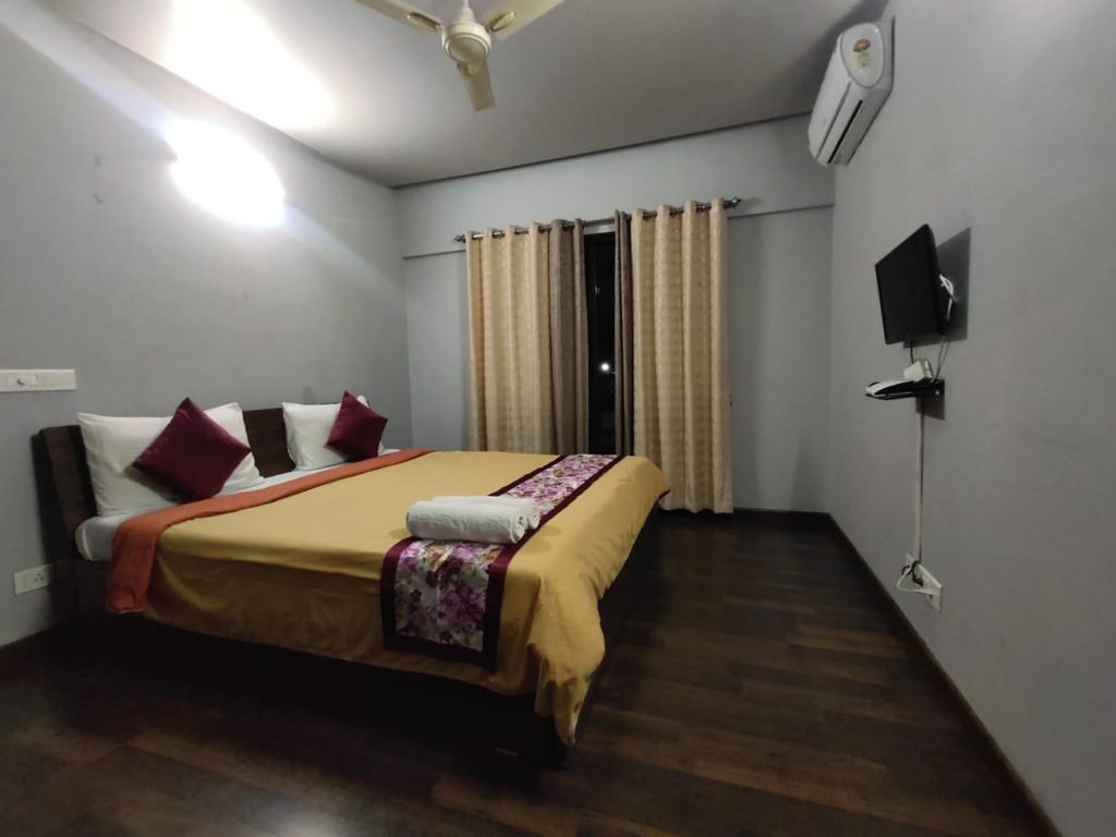 cozy service apartments in hinjewadi pune cozy room strpie